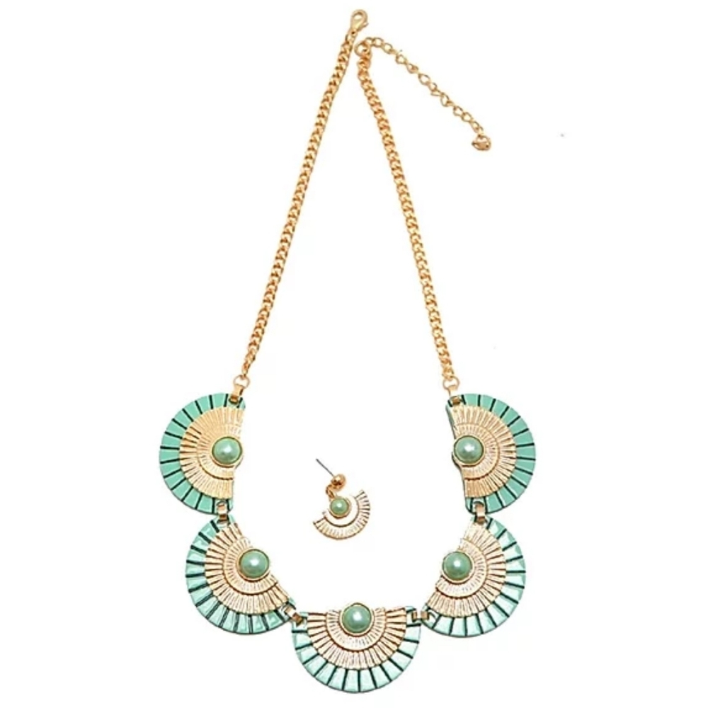 Gorgeous Green Fashion Necklace